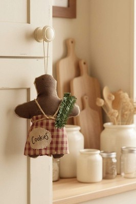 Christmas Primitive 6.5'' Fabric Gingerbread Girl w/ Greens Ornament 6.5''