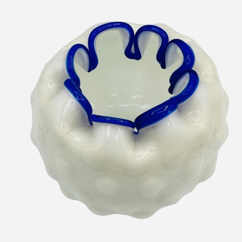 "Vaso in vetro ciotola di rosa pizzicato bianco Hobnail cerchio blu piedistallo base trasparente 4,5" - Foto 2 di 6
