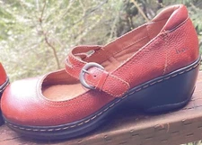 American Vintage Women's Red and Burgundy Clogs B.O.C Born Concept Leather 7 M/W