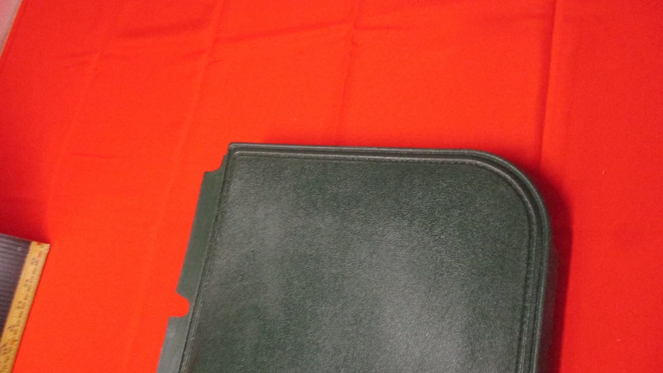 1971-1974 CHARGER ROAD RUNNER SATELLITE DOOR PANEL RIGHT SIDE LOWER GREEN - Image 4 of 4