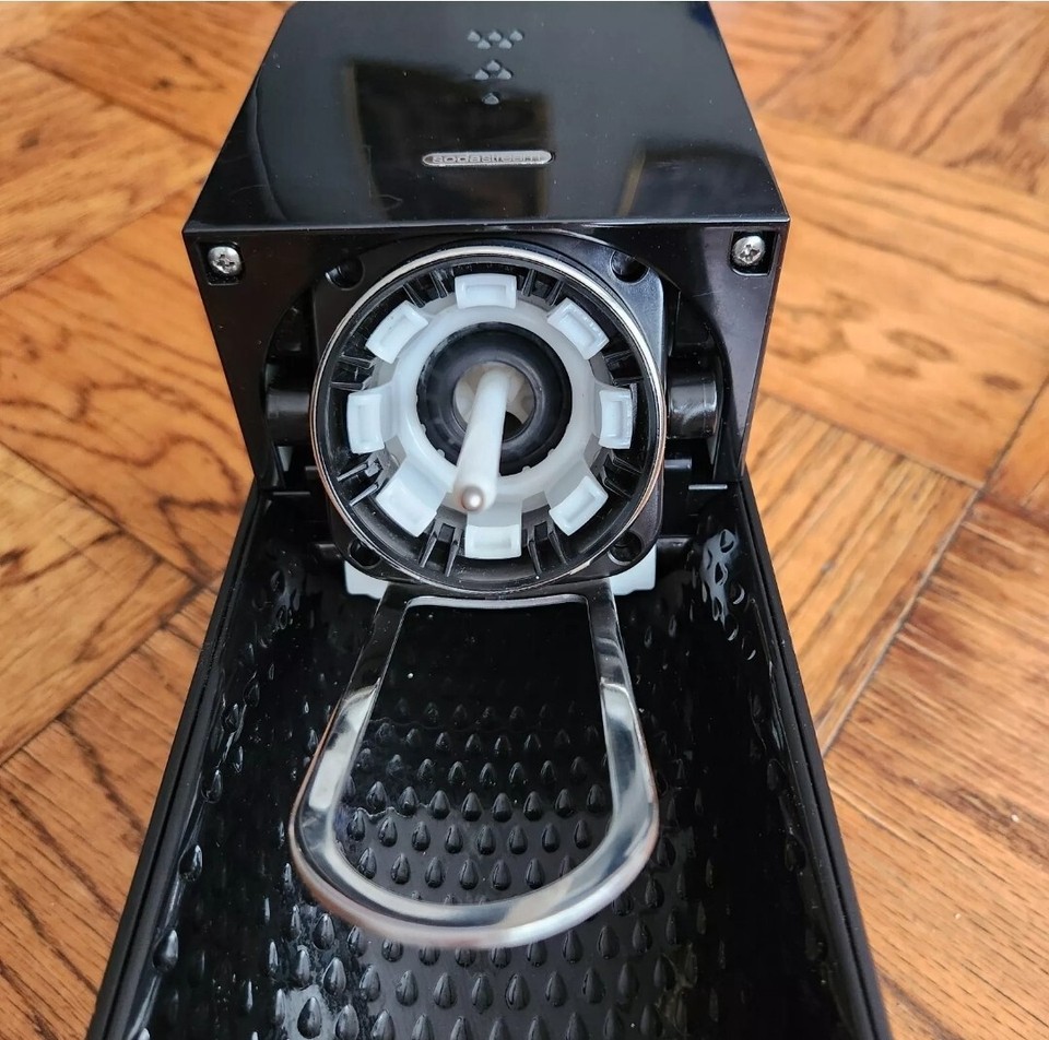 SodaStream Source SOU001 Sparkling Water Maker Fizzy Carbonated Soda