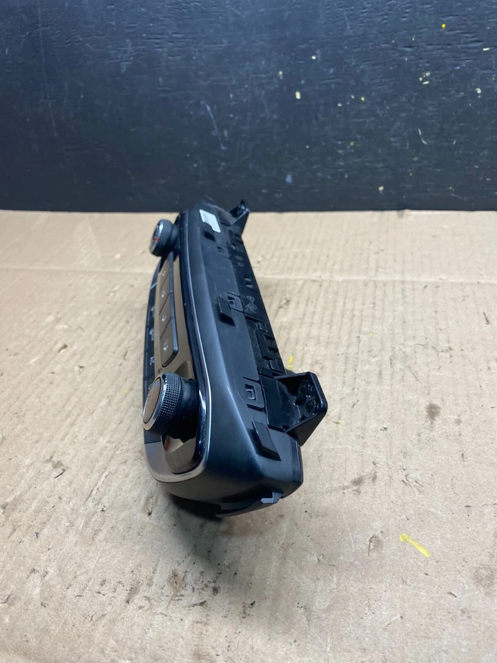 2017 to 2018 Hyundai Elantra GT Center Heater A/C Climate Control Panel M6498 DG - Image 3 of 4