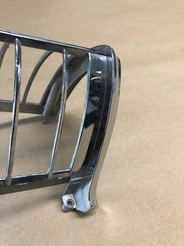 Nuevo de Lote Antiguo Ford LTD 1974 Delantero Derecho Cromo Señal de Giro Luz Borde Bisel Fomoco Foto 2 de 4