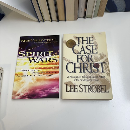 Lot of 20+ Christian & Religious Books Bibles Devotionals Inspiration Faith - Foto 8 di 22