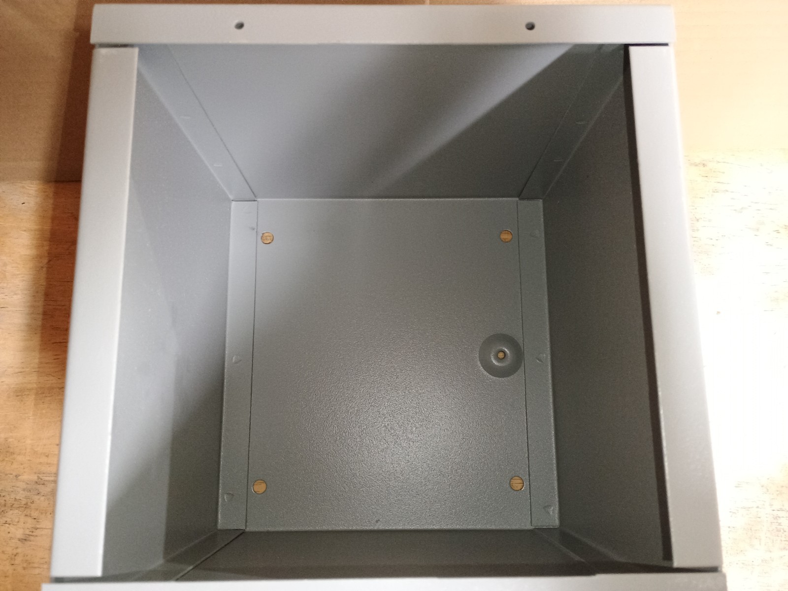 Hubbell Wiegmann SC080808NK, 8x8x8" Screw Cover Pull Box No Knockouts (No Cover)