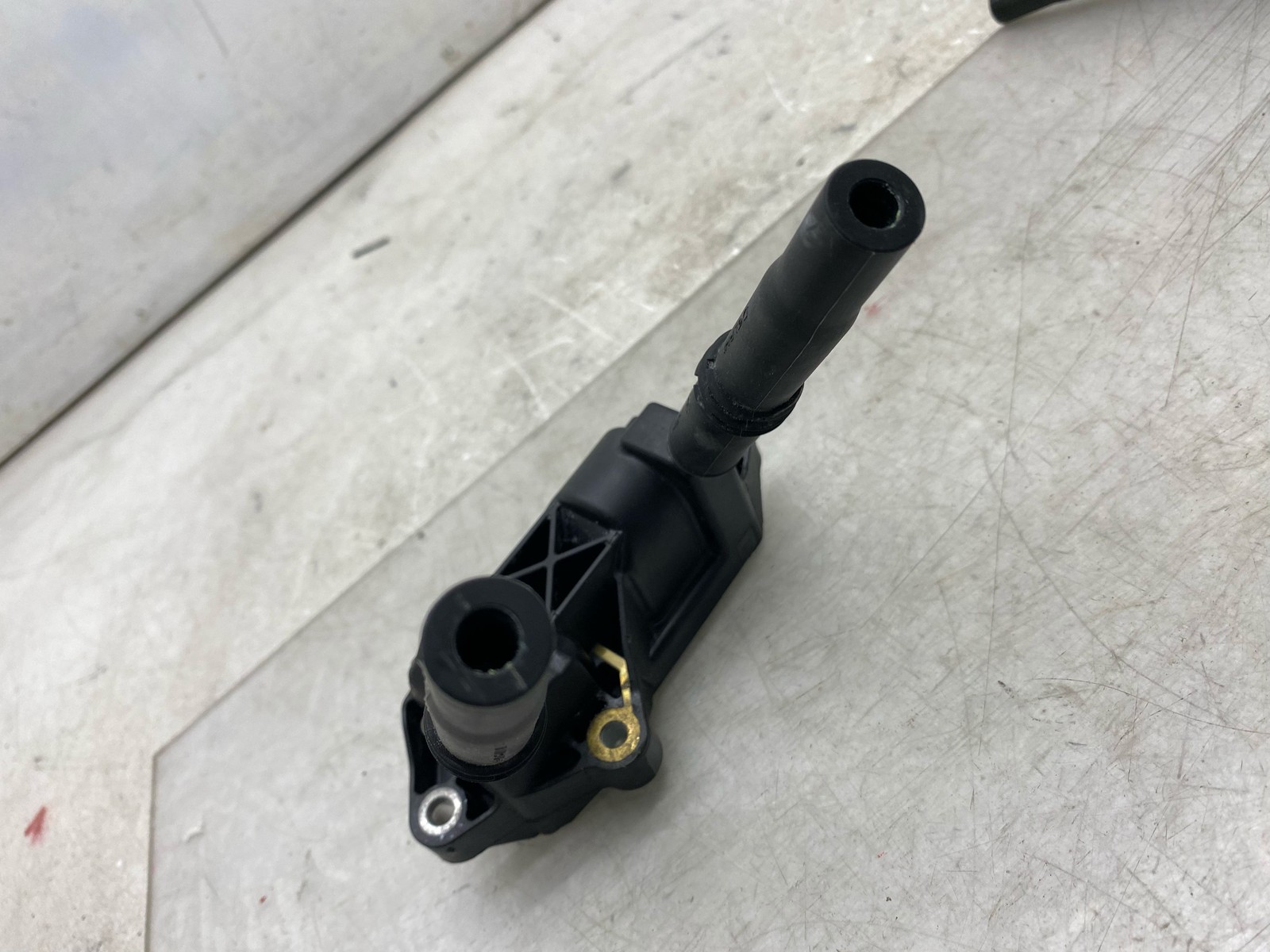 2020-2025 ASTON MARTIN DBX 4.0L ENGINE IGNITION COIL SET 4 PCS 1779064202 OEM