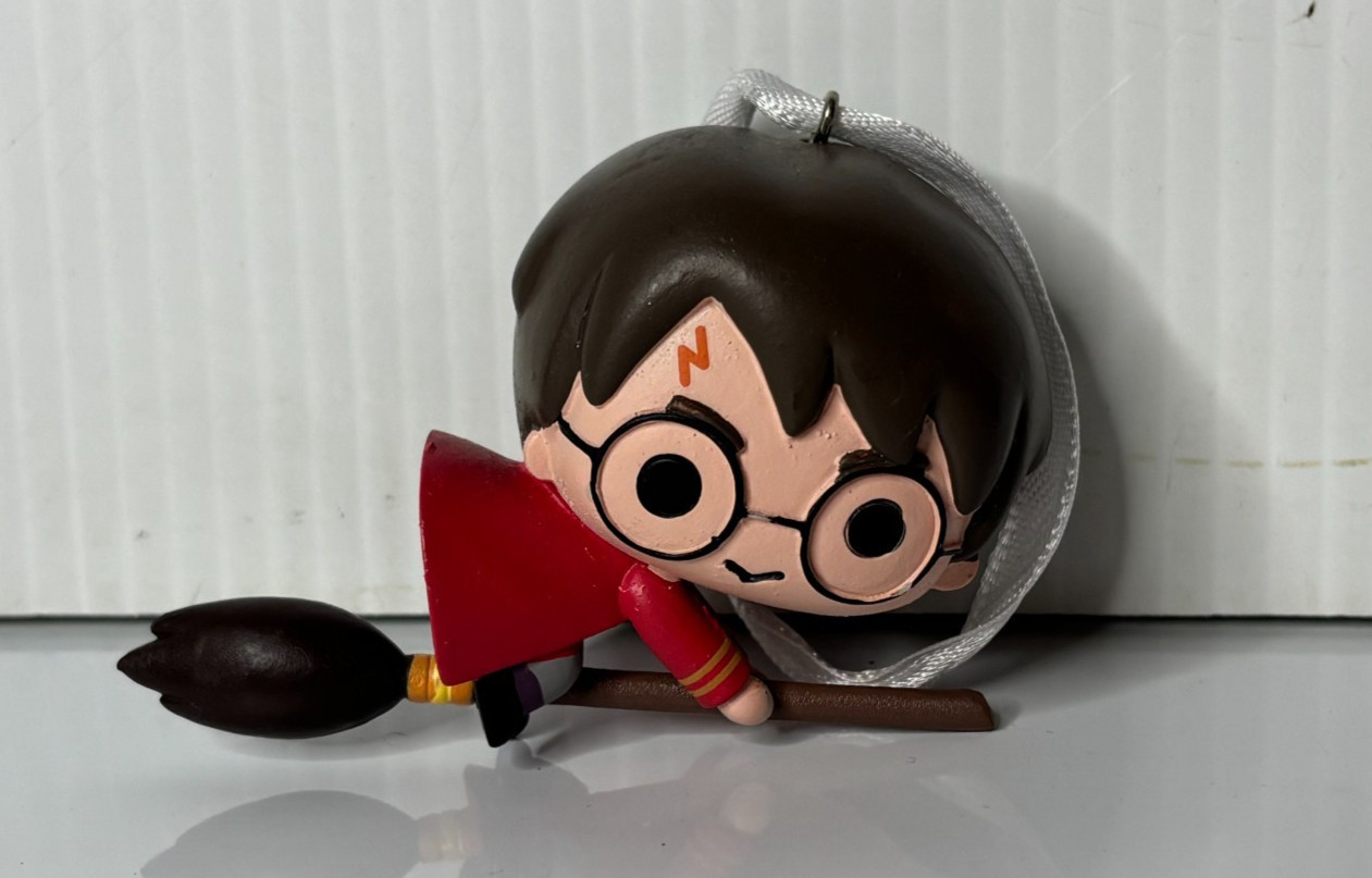 Hallmark Harry Potter Quidditch Flying on a Broom Christmas Tree Ornament 2.5"