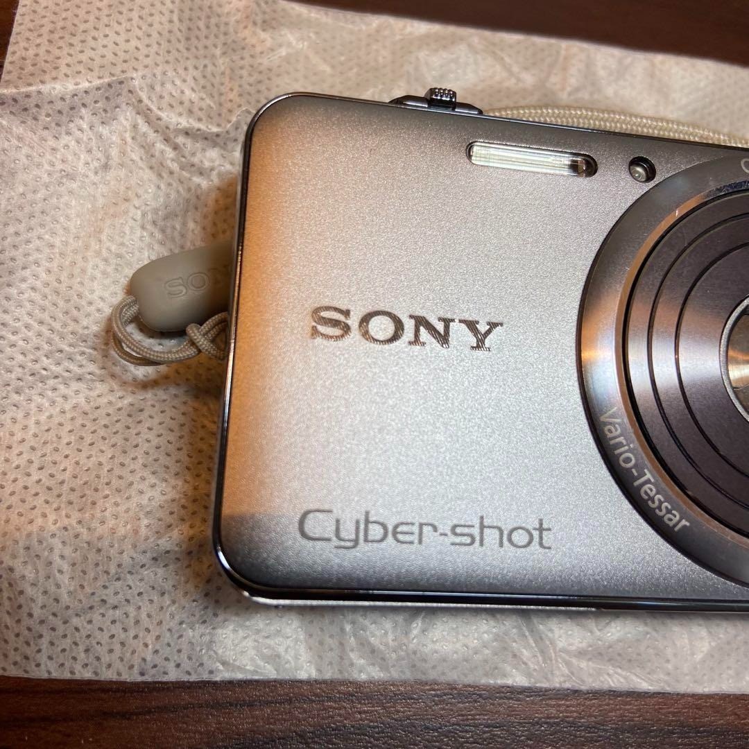 SONY Cyber-shot DSC-WX70 デジカメ ほぼ新品 3798 Sony Cyber-Shot DSC-WX70 16.2MP f/2.6 Compact Digital Camera