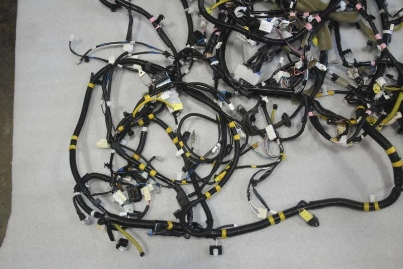 Arnés de cableado de carrocería de tablero Lexus RX450H 2013 2014 2015 82162-48L71 82142-48F20 Foto 2 de 4