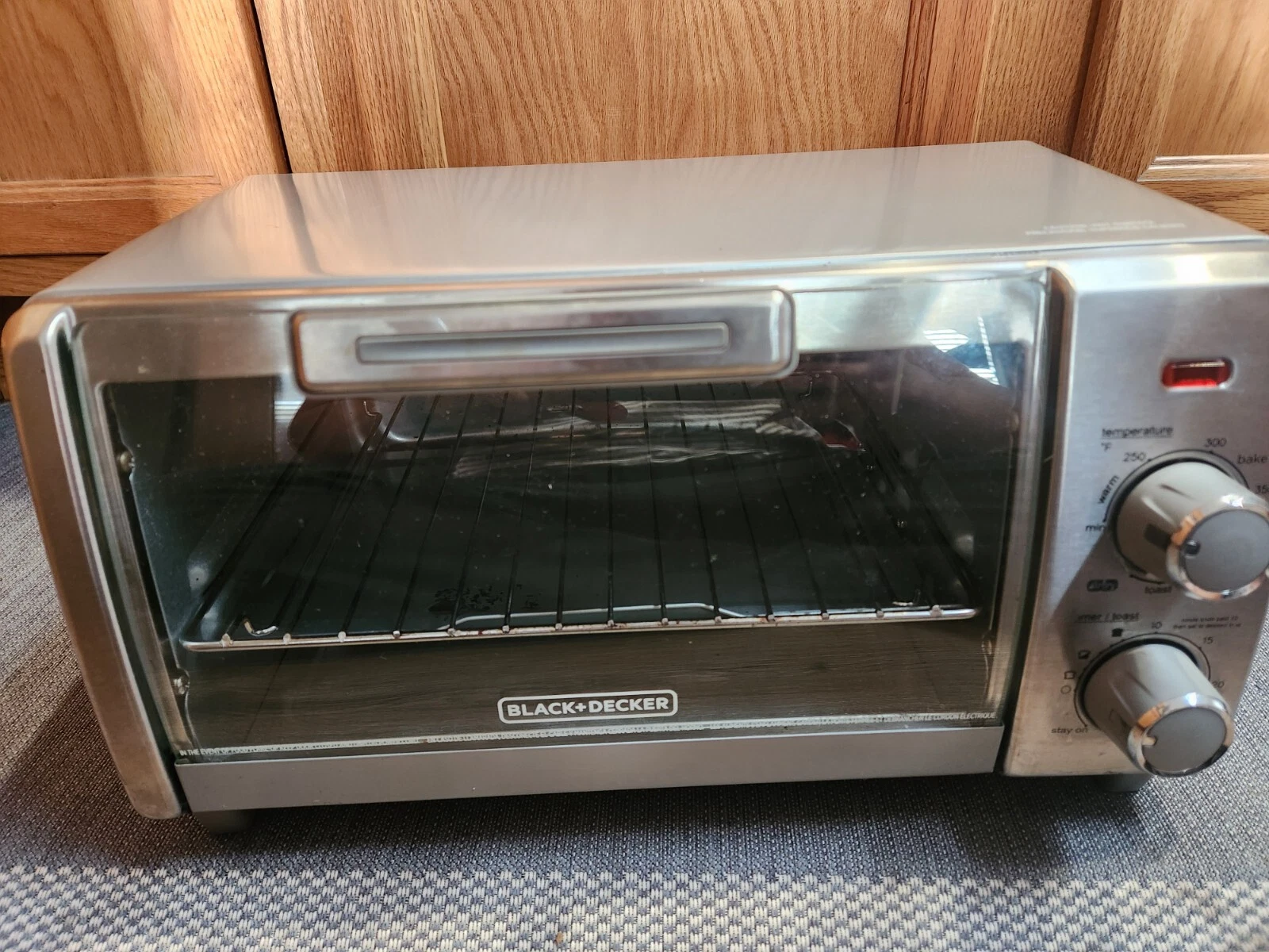 BLACK+DECKER Crisp'N Bake Air Fry 4-Slice Toaster Oven, Silver & Black, TO1787SS