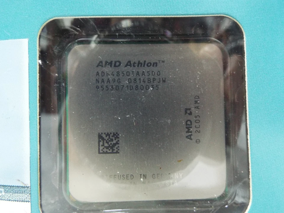 AMD CPU Athlon X2 4850e 2.5 GHz Dual-Core ADH4850IAA5DO Processor Socket AM2 - Image 4 of 4
