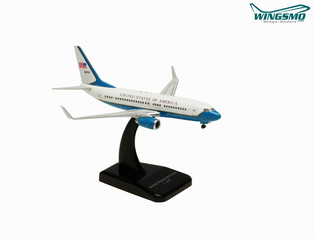 Hogan Wings Boeing 737-700 US Air Force (C-40C) Maßstab 1