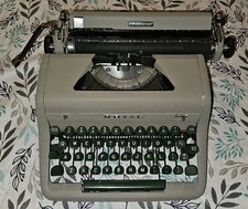1950's Royal Aristocrat portable typewriter/vintage thumbnail