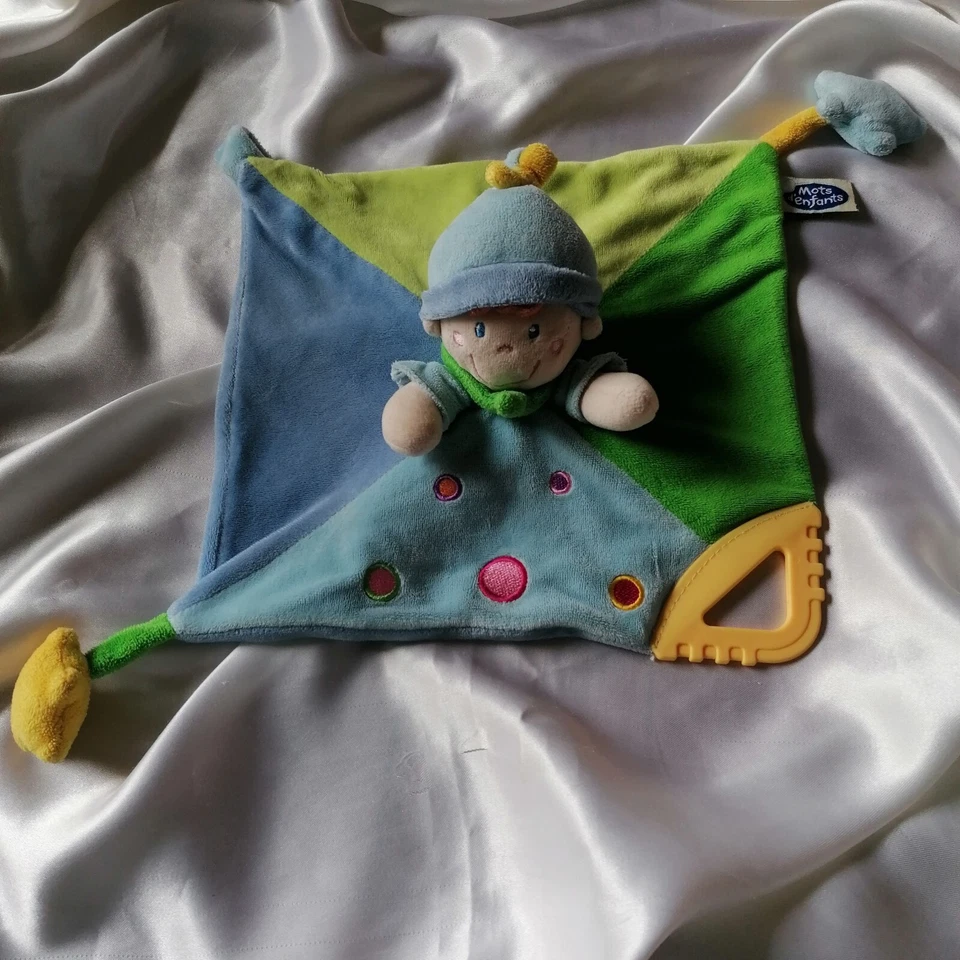 Doudou lutin, clown, bleu, vert, anneau de dentition, Mots d'enfants - Photo 1/4