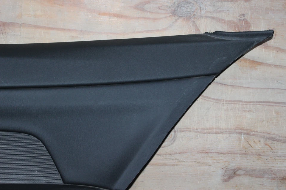 Кожаная правая задняя дверная панель Vernasca черный шов синий от оригинального производителя BMW G22 M440i 21-22 - Изображение 2 из 4