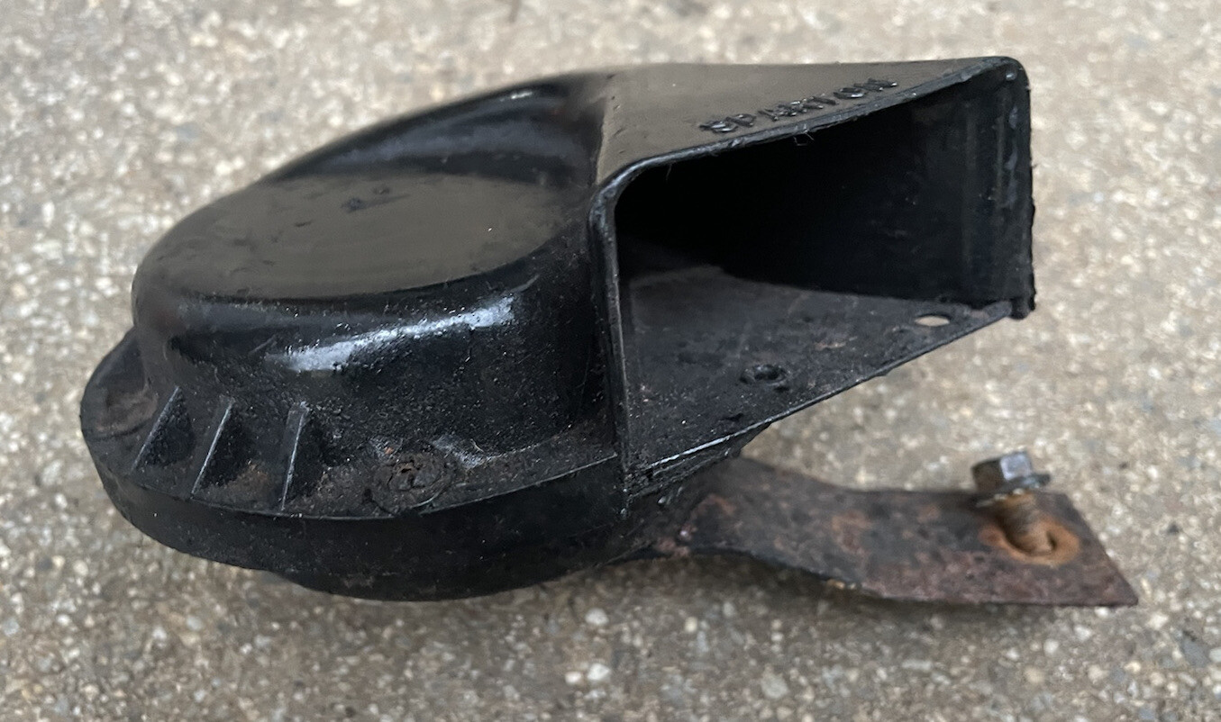 Jeep Wrangler YJ 8790 Under Hood Horn OEM 6 Cylinder SPARTAN Original