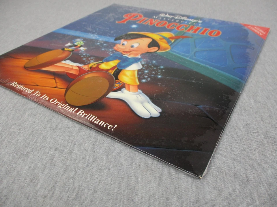 Vintage Walt Disney's Masterpiece Pinocchio LaserDisc NTSC Stereo Extended Play - Image 3 of 4