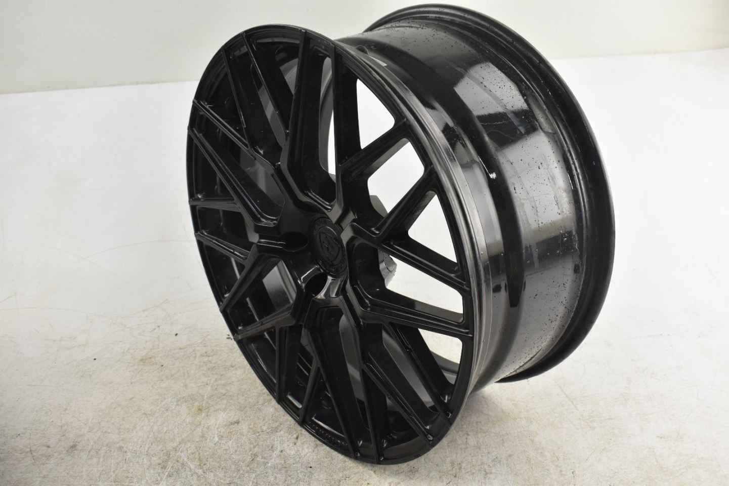 Audi R8 2011 Wheels Set of 4 Black P/N 3832015