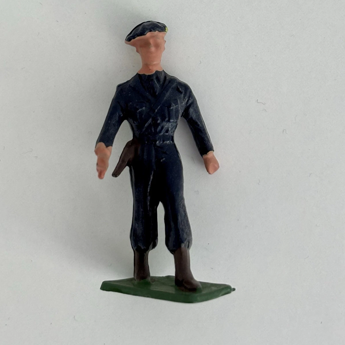 Figurines Starlux – 18 Chasseurs De La Garde (occasion, Bon état Général)