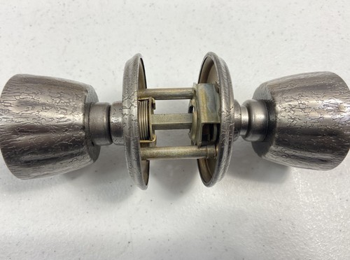 Weiser Entry Doorknob Rare Silver Finish 17AE - Vintage Tulip - Picture 3 of 3