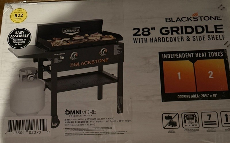 Blackstone 28 in Propane Griddle 2-Burner w/ Hardcover & Side Shelf