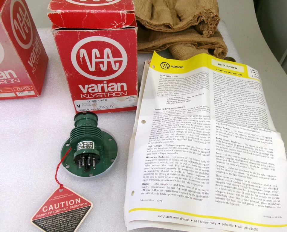 Nuevo stock antiguo Varian Klystron Tubes VA221B 9/1977 y VA259C WOT 2/1980 en cajas Foto 4 de 4