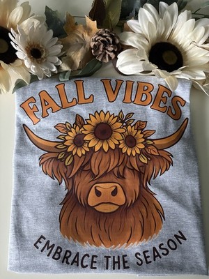 Fall Vibes T-Shirt   Highland Cow Sunflower Size S  Embrace the Season  Autumn