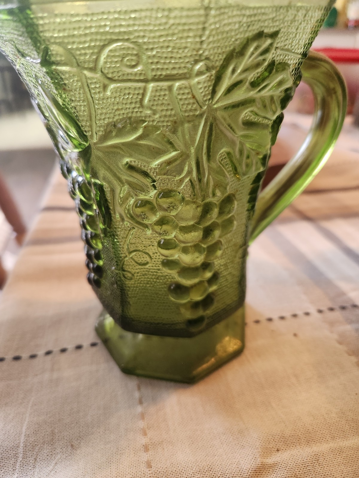 Vintage Anchor Hocking Emerald Green Glass Footed Vase Grapevine Pattern