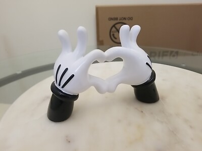 Disney Mickey Mouse Heart Hands Gloves Resin Figure Mickey Mouse