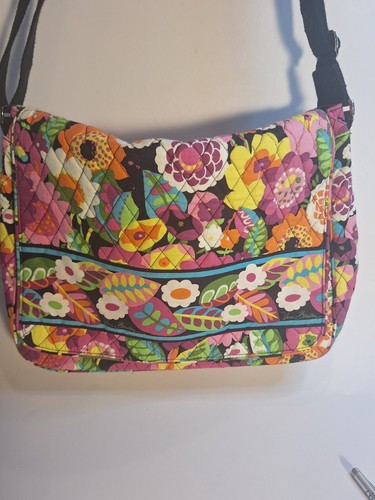 Vera Bradley Floral Crossbody Bag. Excellent Condition, Very Clean - Picture 10 of 17
