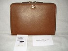100% AUTH FERRAGAMO TEN FORTY ONE MINI CHICCO ZIP DOCUMENT HOLDER CASE/WALLET — photo 4