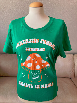 FB SISTER Stylish Women's T-Shirt Size XL Green FANTASTIC FUNGHI Department MUSHROOM