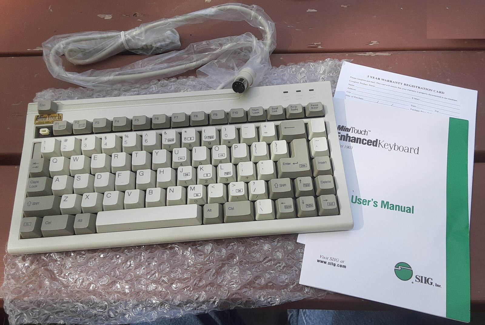 Siig MiniTouch Clicky Mechanical Switch Enhanced Keyboard 1903 5-Pin DIN 12"x 6"