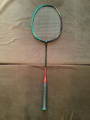 Yonex Astrox 88S 3UG5 with strings