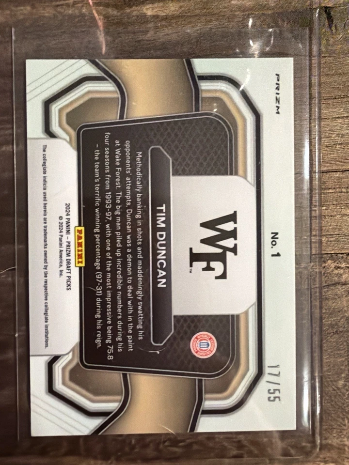 Selecciones del draft de Panini Prizm 2024 - Campus Legends Tim Duncan #1 Purple Wave Prizm Foto 2 de 2