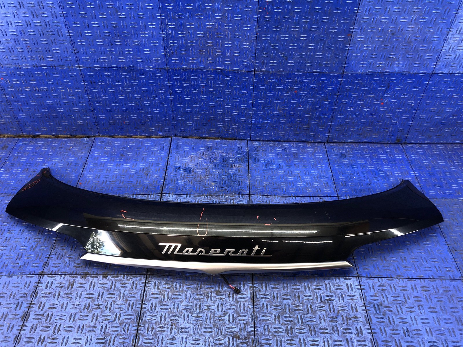 2023 MASERATI GRECALE REAR TRUNK SPOILER TRIM PANEL COVER 670274066 (408)
