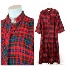 Vintage 1970s Ariel Red Plaid Button Front Long Housecoat/Robe Size Medium