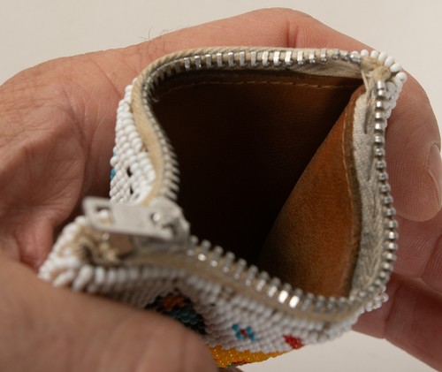 Small Beaded Coin Purse (B1C-17) Native American (JSF6) Indian Cheif Headdress - Picture 9 of 12