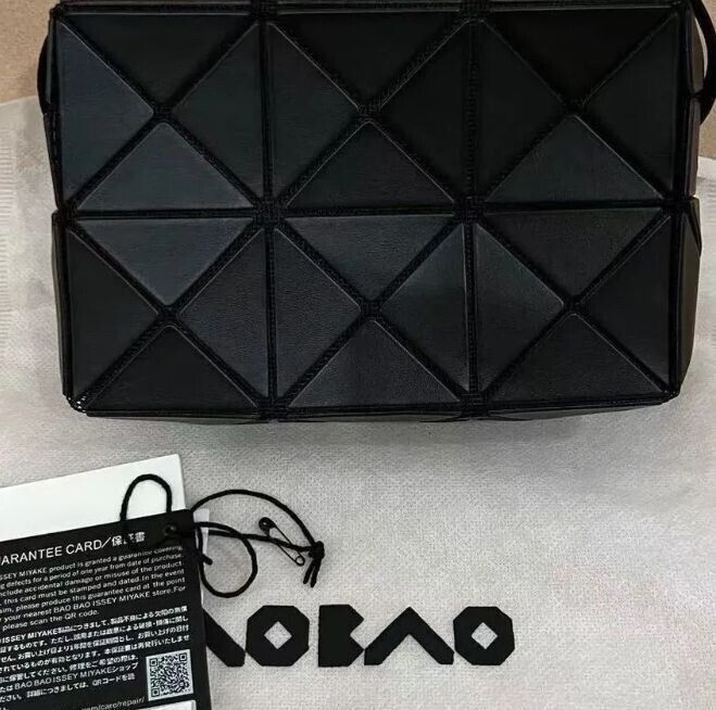Bao Bao ISSEY MIYAKE 2 way Shoulder Bag (3×2 panels) 3 Bao Bao ISSEY MIYAKE 2 way Shoulder Bag (3×2 panels) 3