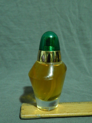 Volupte by Oscar De La Renta (France) 1oz Full Bottle w/ Green Cap ~ Spray