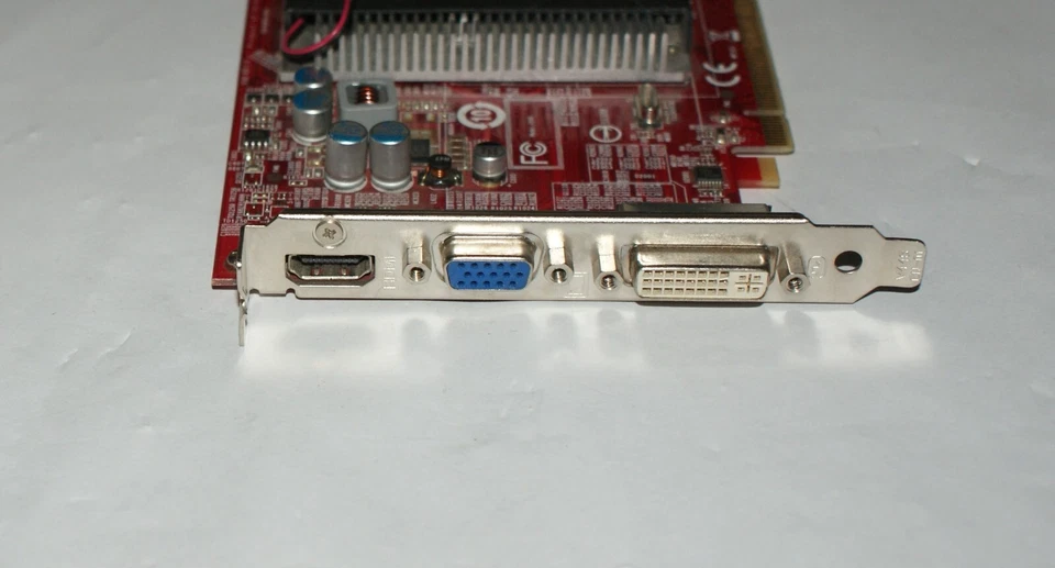 HP Radeon HD4650 PCIE RV730 256mb DVI/HDMI/VGA Delphinus Graphics Card - Image 3 of 3