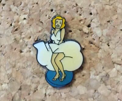 PIN'S REVERS PIN'S KINO SCHAUSPIELERIN SÄNGERIN MARYLINE MONROE KLEID LEVE Epoxy