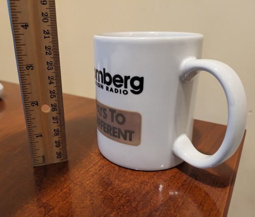 BLOOMBERG INFORMATION RADIO Coffee Mug IT PAYS TO BE DIFFERENT WBBR AM 1130 - Picture 3 of 5