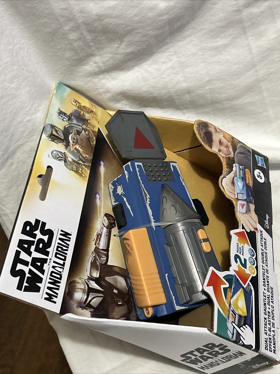 STAR WARS The Mandalorian Dual Attack Gauntlet Lights Brand New