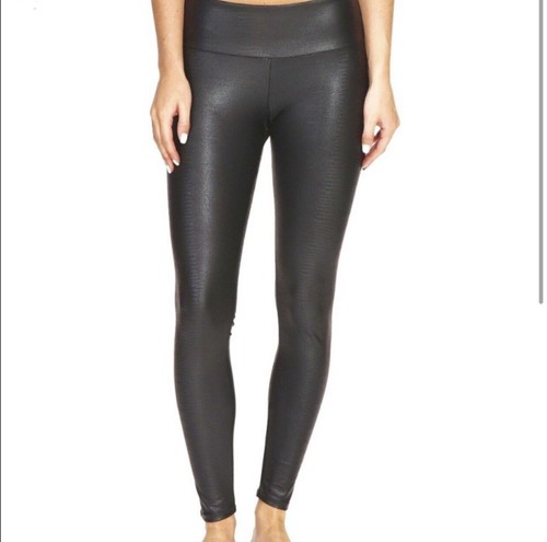 Onzie High Rise Shiny Black Leggings 