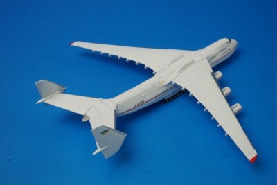 1:500 Antonov An-225 Mriya Mriya 00's red and white paint UR-82060