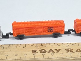 Micro Machines Galoob 1989 Santa Fe Train Diesel Locomotive Box Cars Burlington 