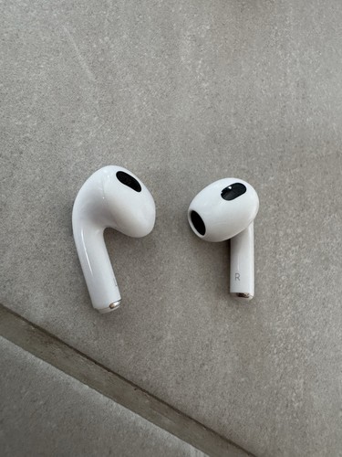 Genuine Apple AirPods 3rd Generation A2565 - White Fast Free Uk Post 🚛📦 - Zdjęcie 7 z 7