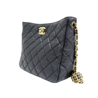 CHANEL Pearl Crush Hobo Shoulder Bag Black Quilted Lambskin