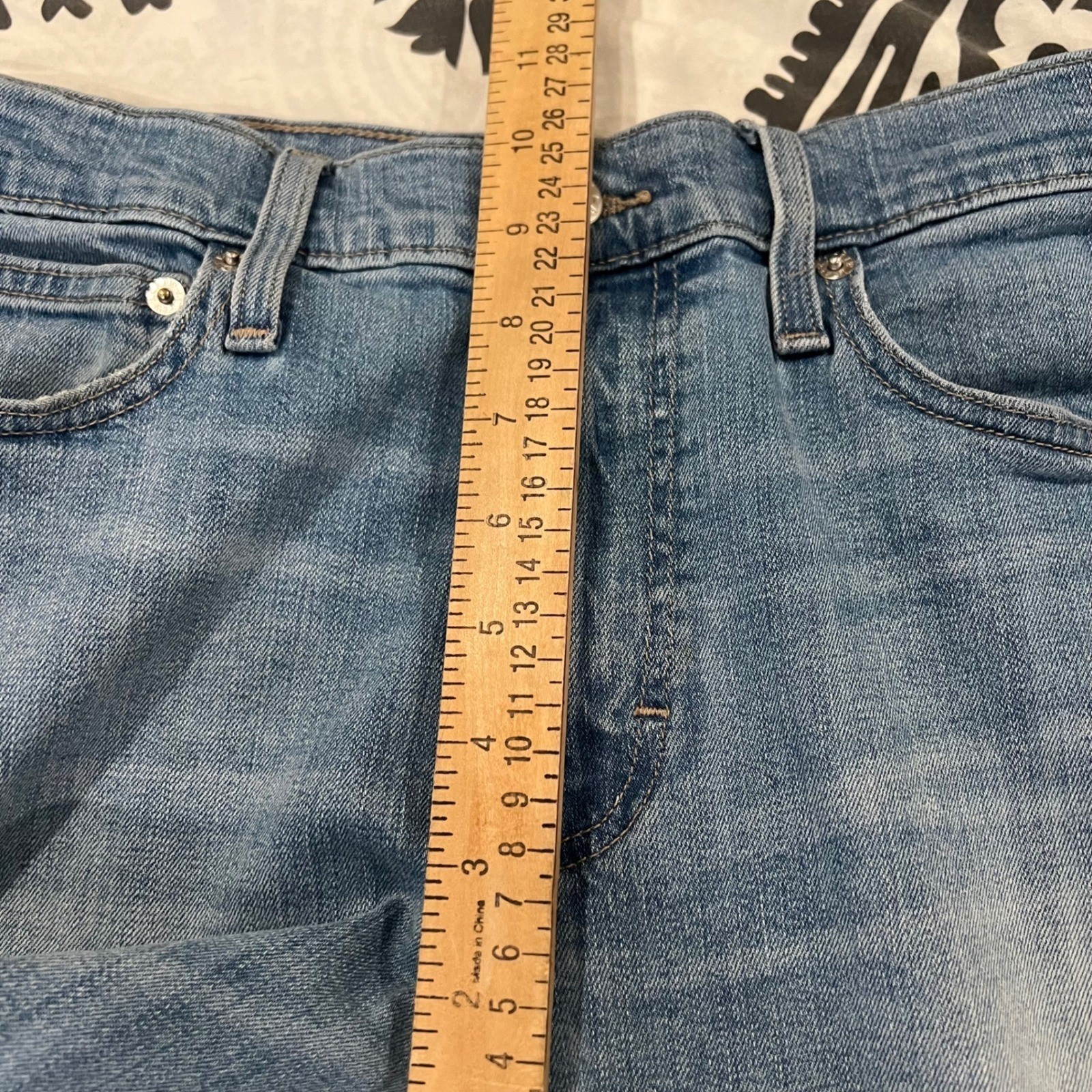 J. Crew Flex Straight Fit Light Wash Denim Jeans W30 L32 image 4